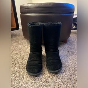 Women’s black bear paw boots